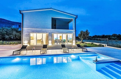 Kastel Luksic House | Vacation home Bava by Interhome