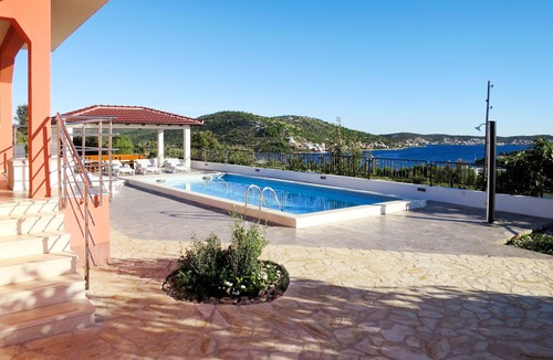 Rogoznica House | Vacation home Pinea by Interhome
