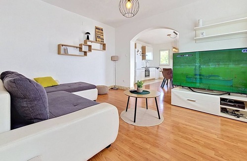 Kastel Kambelovac House | Vacation home Julija by Interhome