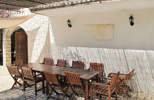 Okrug Gornji House | Vacation home Maja by Interhome
