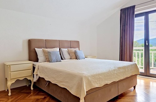 Donji Prolozac House | Vacation home Mina by Interhome