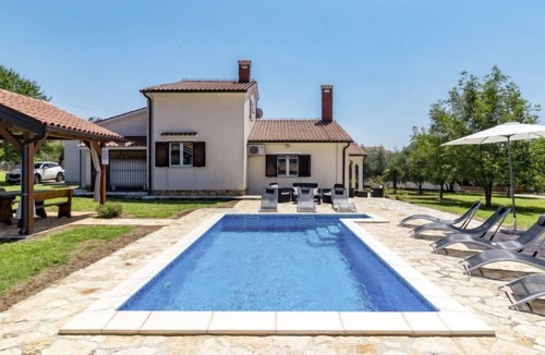 Vabriga House | Vacation home Robertino (PRC164) in Porec/Baderna - 8 persons, 4 bedrooms