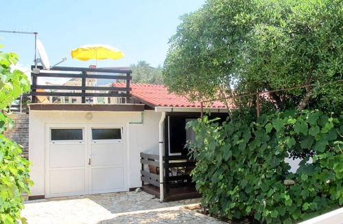 Vir House | Vacation home Tin by Interhome