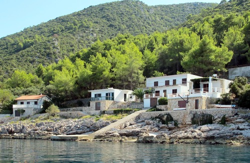 Gdinj House | Vacation home Tina by Interhome