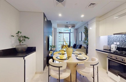 Sheikh Zayed Road Apartment | Vacationer Holiday Homes I Luxury 2 Bed Apartment I Business Bay close to Dubai Canal