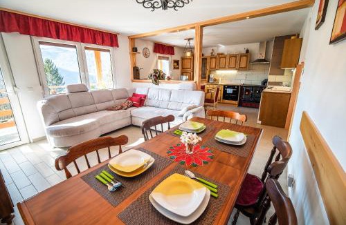 Tolmin House | Valley View Holiday Home with Sauna Mrak