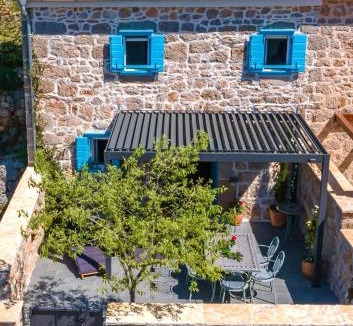 Seline House | Ventus Blue - Stone House near National Park&Sea