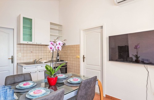 Zaton House | Victoria by Interhome