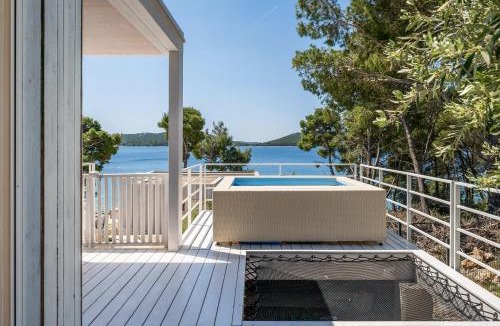 Drage Villa | Victorie Villa Buqez