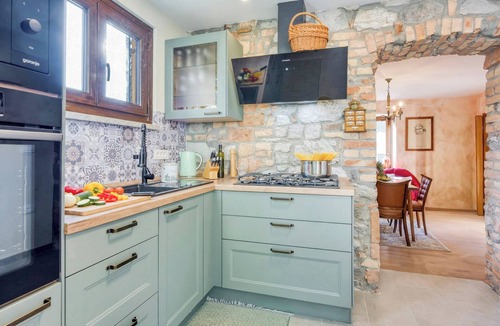Miren-Kostanjevica House | Vila Leonarda with Terrace and Garden, Miren, Slovenia