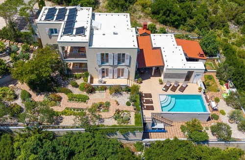 Cove Donja Krusica (Donje selo) House | Vila Vita - 200m vom Strand mit beheiztem Pool by Interhome