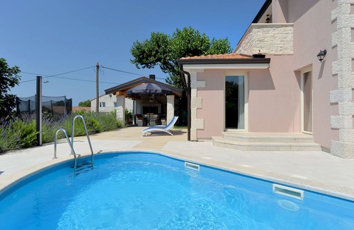 Vrznaveri House | Villa 1924 by Interhome