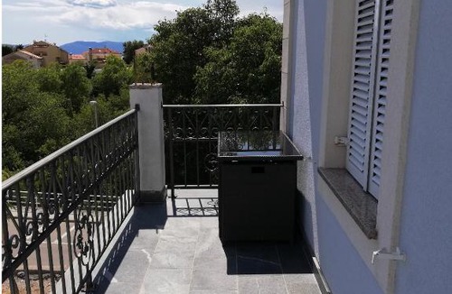 Omisalj House | Villa Ajda - Orange Room, Krk