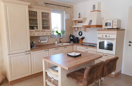 Milohnici Villa | Villa Alara with a heated pool, sauna & E-car charger
