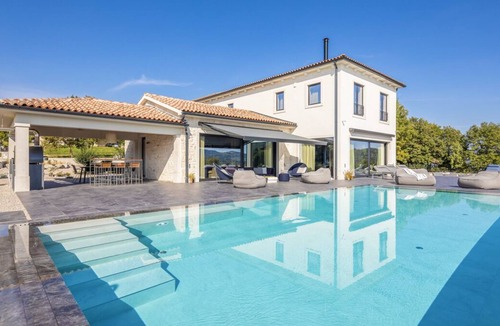 Rakotule Villa | Villa Alisa - Four Bedroom Villa, Sleeps 8
