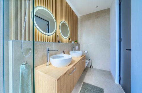 Podglavica Villa | Villa Allina - Heated Pool, Rooftop Jacuzzi & Sea Views