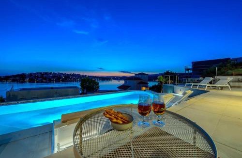 Podglavica Villa | Villa Allina - Heated Pool, Rooftop Jacuzzi & Sea Views