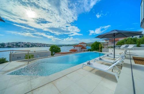 Podglavica Villa | Villa Allina - Heated Pool, Rooftop Jacuzzi & Sea Views