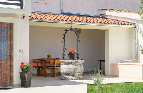 Divsici House | Villa ANGELA WITH PRIVATE POOL by Interhome