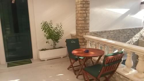 Sutivan Apartment | Villa Anni