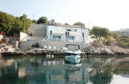 Tribanj Villa | Villa Beline right by the sea heated swimming pool sauna and parkings