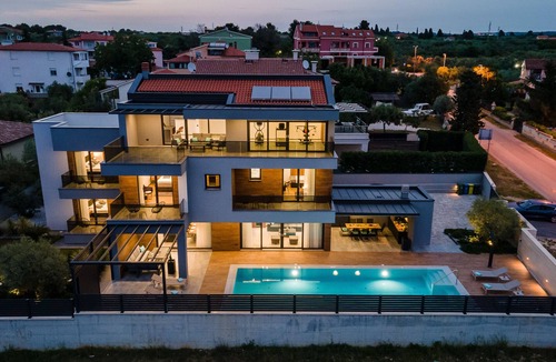 Fazana Villa | Villa Bellatrix in Fažana with beach front and sea view
