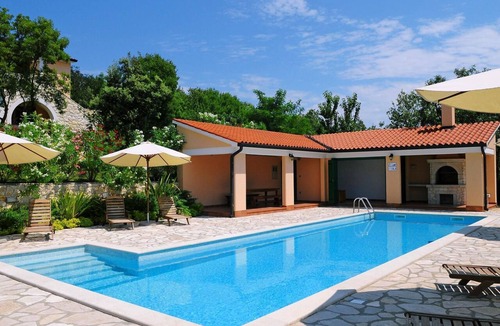 Stanisovi House | Villa Biljana, mit Zugang zu zwei Gemeinschaftspools by Interhome