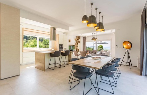Kastel Kambelovac Villa | Villa Blue Bay