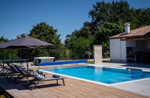 Visnjan Villa | Villa Blue Moon by Villas Guide