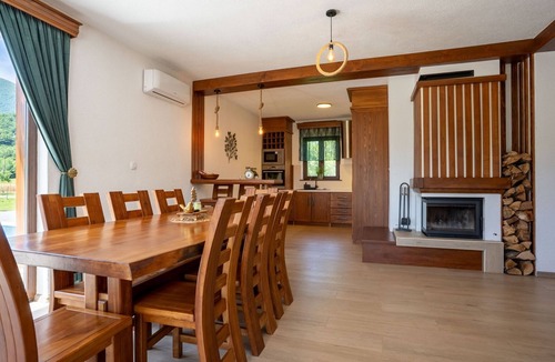 Brusane Villa | Villa Brusiana with covered heated pool