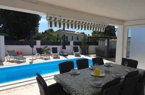 Krnica Villa | Villa Carnizza - private villa with pool and jacuzzi