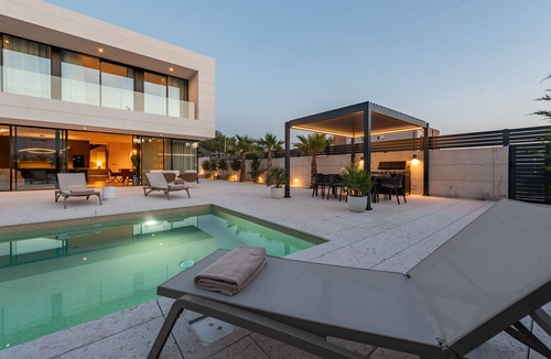 Pakostane Villa | Villa Carrara ZadarVillas