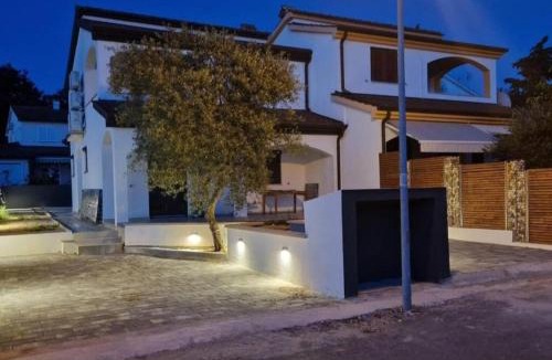 Kukci Villa | Villa Castanea - kuća za odmor s bazenom