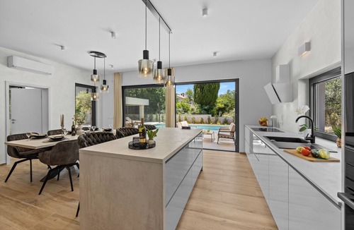 Sisan Villa | Villa Chiara, Neubau-Ferienhaus Pula-Sisan