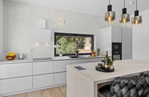 Sisan Villa | Villa Chiara, Neubau-Ferienhaus Pula-Sisan