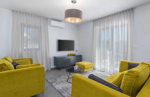Veleniki House | Villa Daniela by Interhome