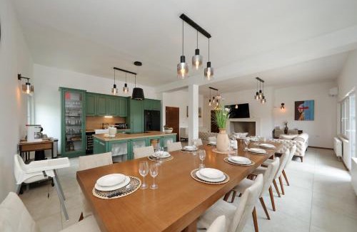 Lovinac House | Villa Demare with Heated Pool, Free EVC Station