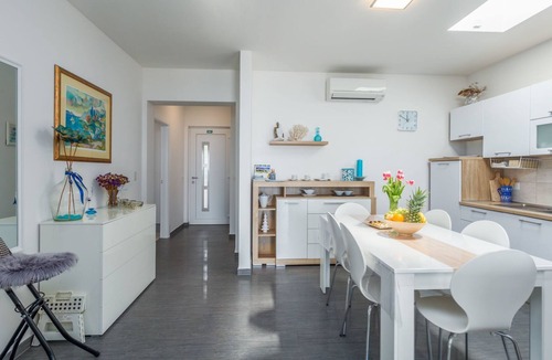 Đuba House | Villa direkt am Meer und Strand mit herrlichem Blick by Interhome