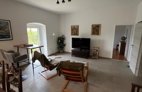 Zrnovnica Villa | Villa Don Dan - 2 independent Apartments sharing private pool with Sea View near Split in Mediterranean garden - Suitable for extended stays