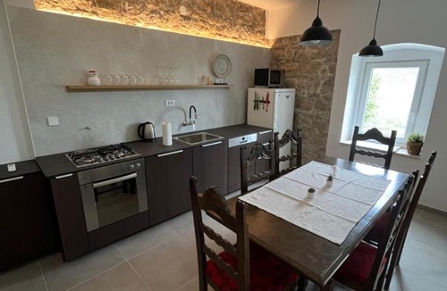 Zrnovnica Villa | Villa Don Dan - 2 independent Apartments sharing private pool with Sea View near Split in Mediterranean garden - Suitable for extended stays