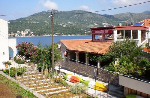 Stikovica Apartment | Villa Doris -TWIN ROOM, two beds, ground floor, separate entrance, small terrace