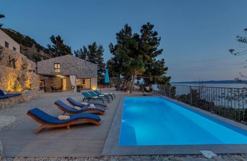 Krvavica Villa | Villa EagleStone - Isolated location that offers peace and tranquility