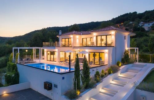 Sinj Villa | Villa Elegance