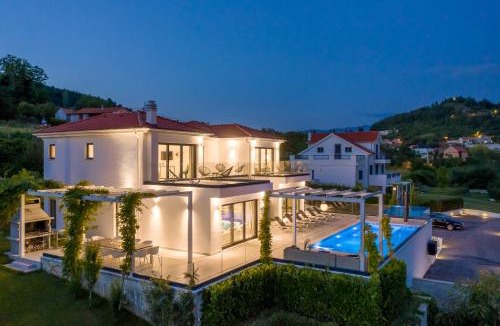 Sinj Villa | Villa Elegance
