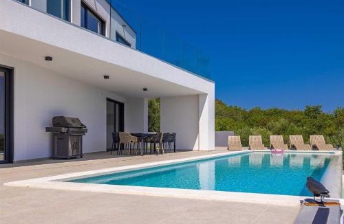 Salatic Villa | Villa ELEVATION