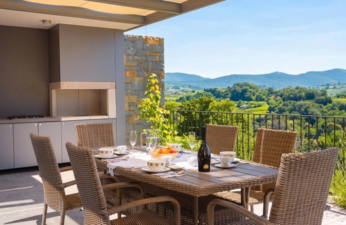 Kozana Villa | Villa Eva w/Pool & Spa in Goriška Brda, Dobrovo v Brdih, Slovenia