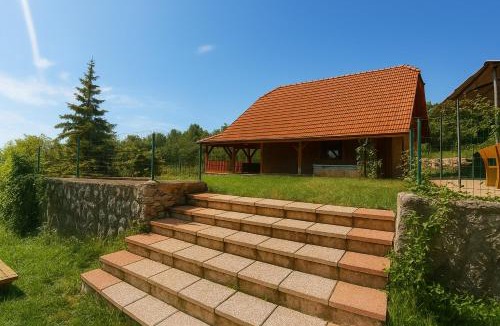 Poljane Villa | Villa Felix with spectacular pool in green oasis