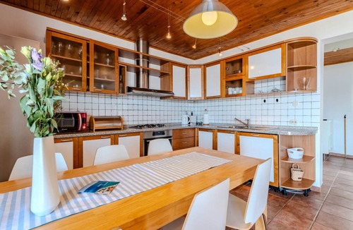 Cesarica Apartment | Villa Figs beachfront Apartman 2 By Villas Guide