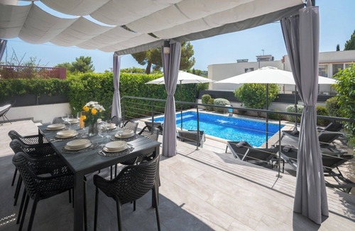 Banjole Villa | Villa for 8 people near the beach