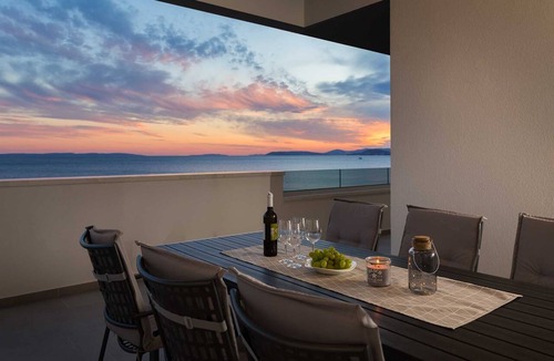Podstrana Apartment | Villa Four Brothers - Luxury Penthouse Suite With Jacuzzi